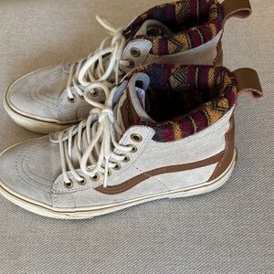 High-Top Vans- sk8-Hi MTE shoes